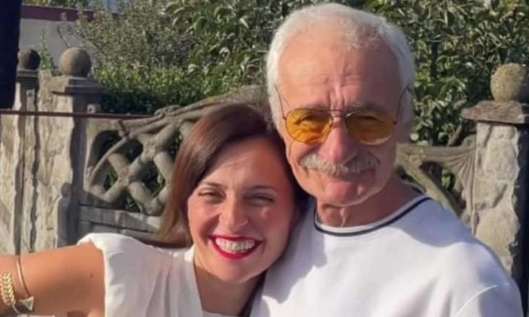 Una mujer adoptada buscaba a sus padres: encontró una red de tráfico de bebés y a su padre entre sus amigos de Facebook