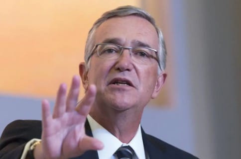 Tras generar controversia por prohibir el uso del "lenguaje woke" en los programas de TV Azteca, Ricardo Salinas Pliego enfrentó críticas en redes sociales