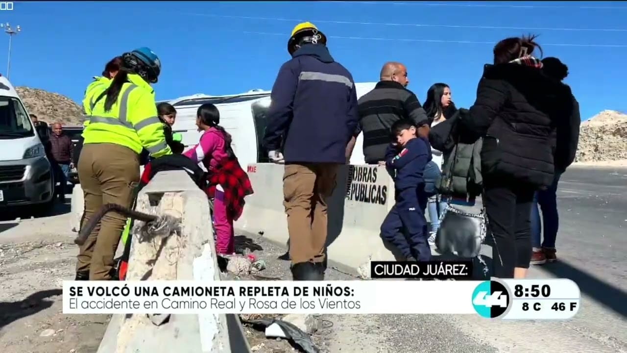 Se volcó una camioneta repleta de niños