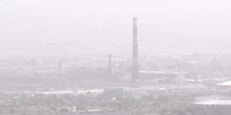 Nube de polvo cubre Chihuahua debido a fuertes vientos