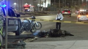 Motociclista pierde la vida tras brutal choque con automóvil en la Tecnológico. Noticias en tiempo real
